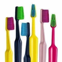 Günlük Diş Fırçası Select Colour Soft 3 Lü (Renkli Başlıklı) Fuşya-Yeşil-Pembe